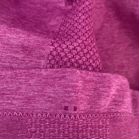 Lululemon In the Flow Tank - Picture 4 of 4